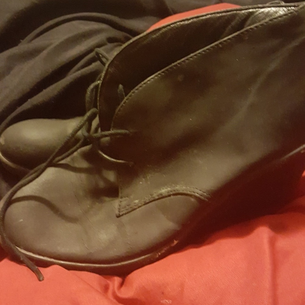 Shoes - Picture 2 of 3
